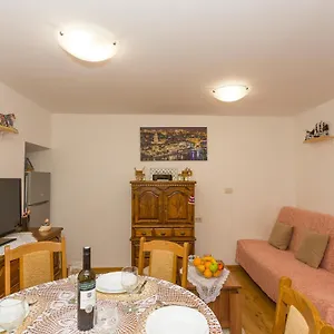Hidden Gem In Diocletian Palace Old Town Center Apartment